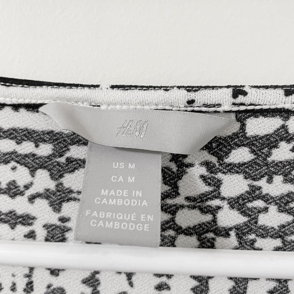 Black and White Crepe Wrapped Front Dress H&M - Picture 4 of 6